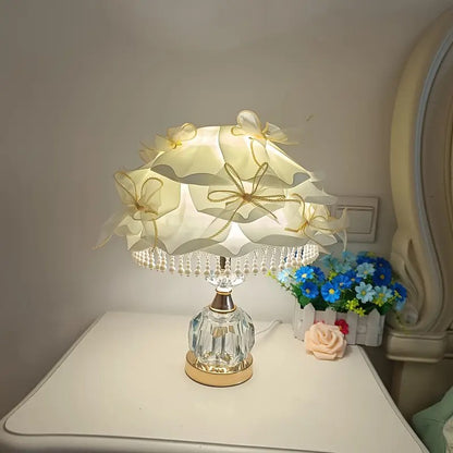 Dekoracyjna Lampa Do Sypialni Z Kryształową Podstawą