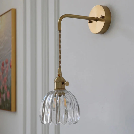 Kinkiet z Kloszem w Kształcie Płatka Kwiatu