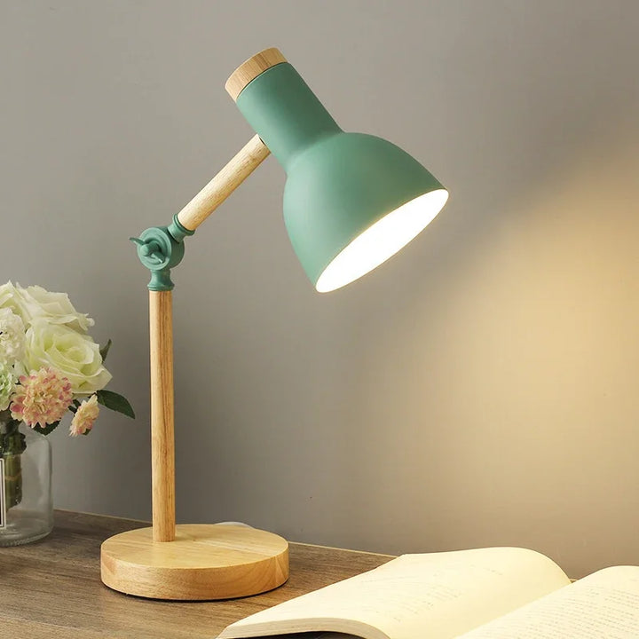 Lampa Stołowa w Stylu Skandynawskim – Elastyczne Światło i Regulacja