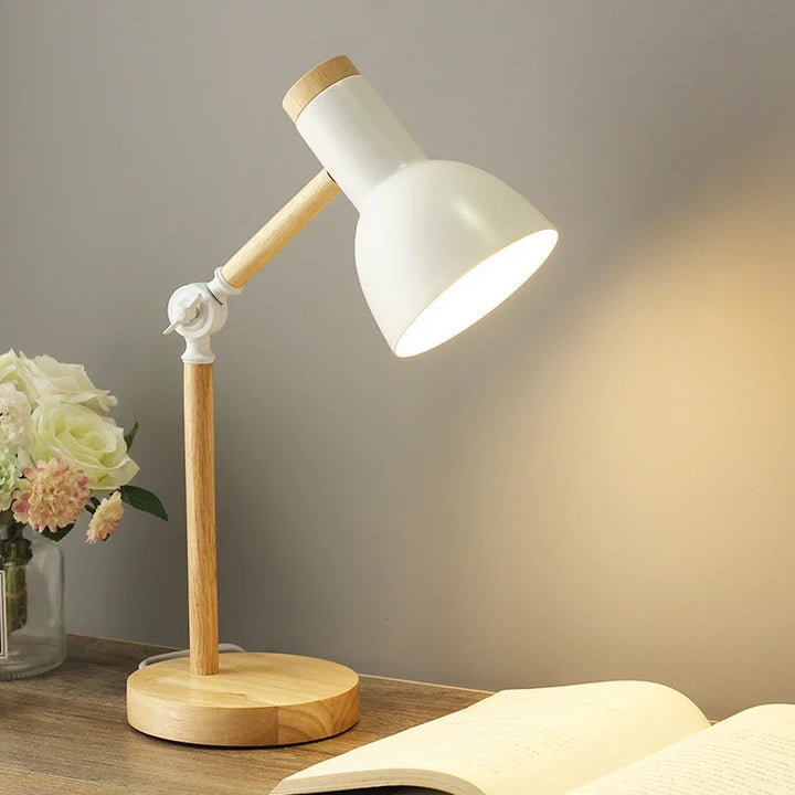 Lampa Stołowa w Stylu Skandynawskim – Elastyczne Światło i Regulacja