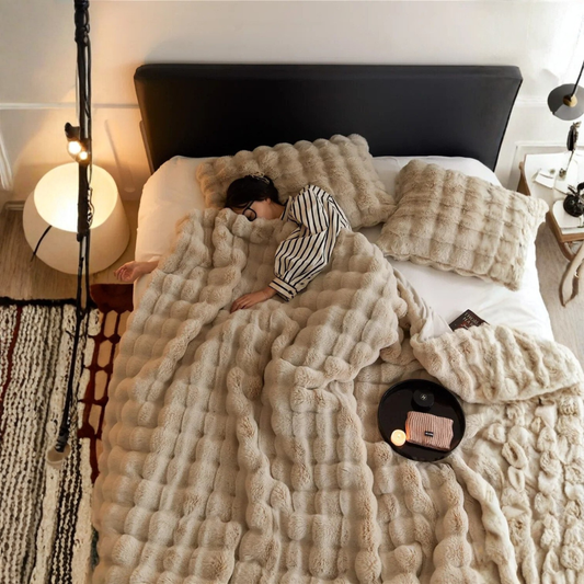 Pluszowy Koc o Miękkiej Strukturze Włókien z Blokowym Wzorem