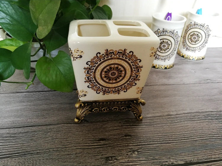 Trójkomorowy Ceramiczny Pojemnik na Szczoteczki